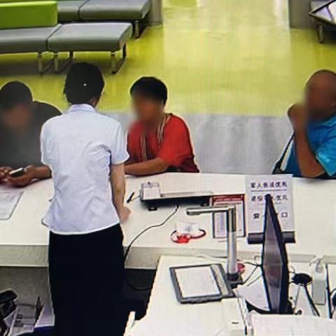 【晋江分行罗祥支行】倾听客户需求 做好适老服务