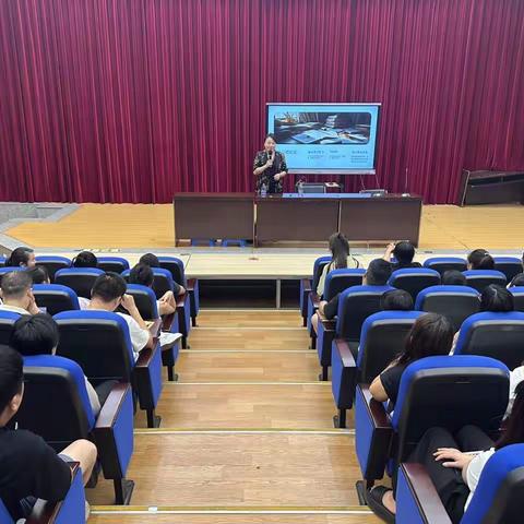 “专注力培养，良好学习习惯养成”专家有妙招——“福爸福妈福娃共成长”家庭教育公益讲座走进福州市潭园小学