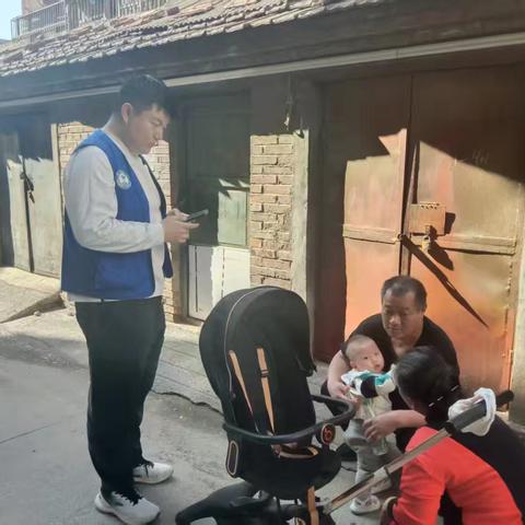 入户走访察民情 网格服务零距离