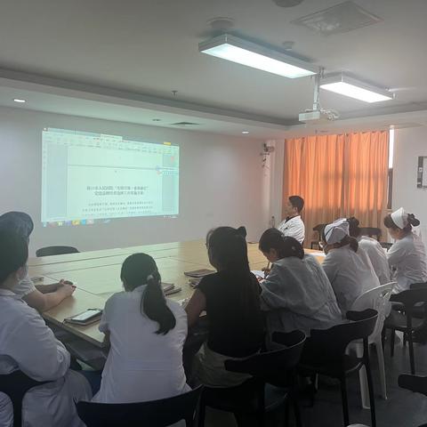 海口市人民医院神经内科党支部召开支部会议暨黄海梅同志党员转正会议