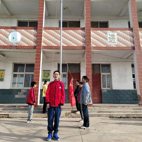 缅怀革命先烈 继承优良传统———罗王镇罗王小学清明节主题升旗仪式活动纪实