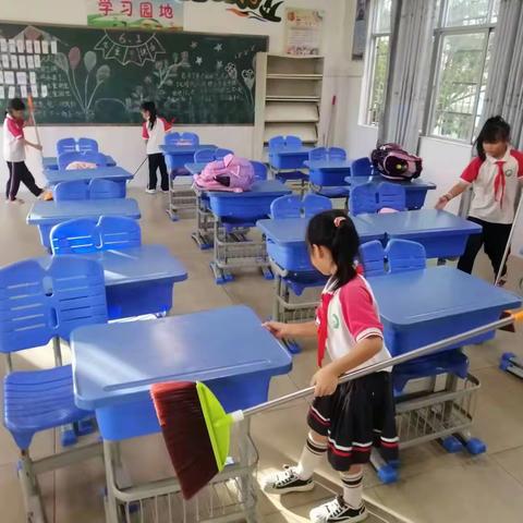 “美化校园 清洁家园”过岭小学大扫除活动