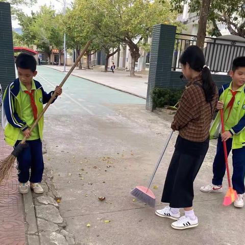 “迎元旦庆新春，环境卫生大扫除”三亚市天涯区过岭小学开展年前卫生大扫除活动