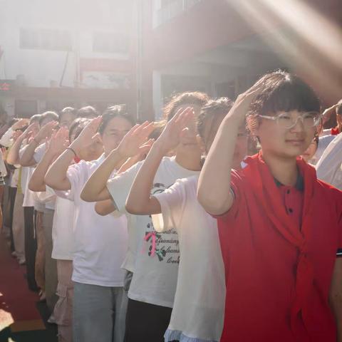 感恩教师，勤奋学习——息县第三小学第二周主题队会