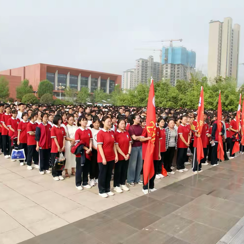 勤学拼搏正当时     意气风发再扬帆 浚县一中高一年级下学期期末考试总结表彰会暨家长会