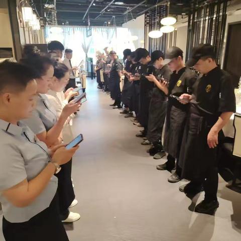 羲和雅苑清河店全员传达钟总会议精神