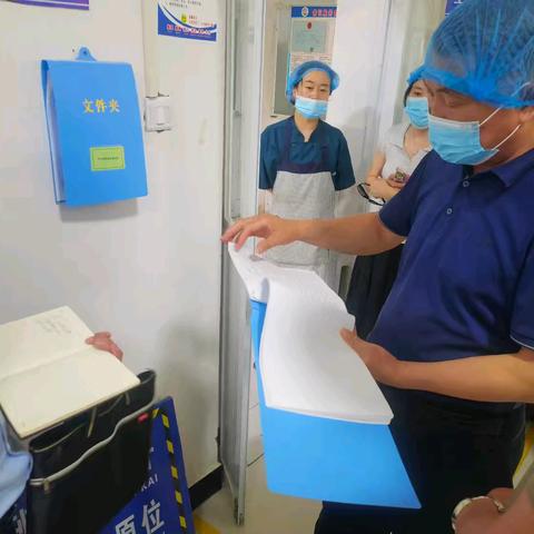 开发区综合服务中心教育部门负责人许付安一行对我校开展校园食品安全督导检查