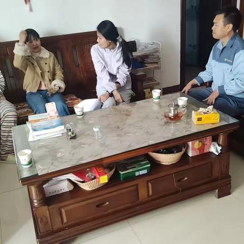 “走进家庭，携手共育“高一年级家访记录