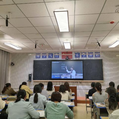 聚焦名师课堂，共研教学新思——广信区第九小学语文高段组开展《好的故事》观课教研活动