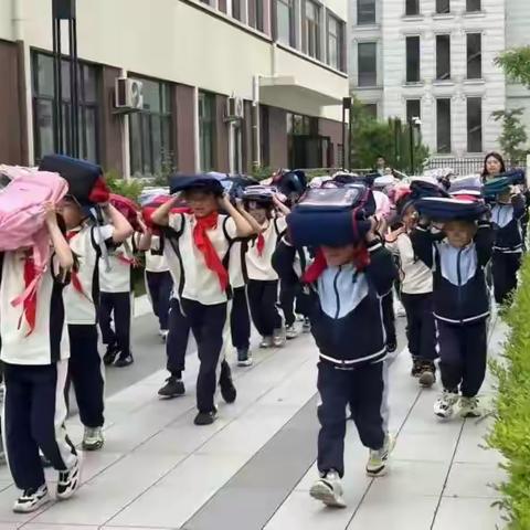 安全教育不松懈 应急演练护师生 铁西区开展防震减灾宣传进校园活动