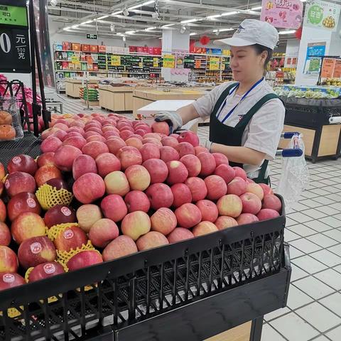 立足本职，持之以恒——记随州十字街店蔬果课艾红