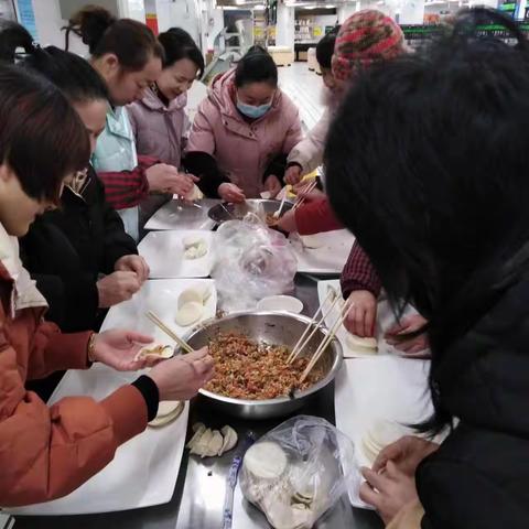 随州十字店休闲食品课冬至包饺子大赛简报（副本）