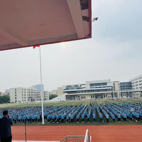 防御地震灾害，构建平安校园—记东营市实验中学2020级辽河路校区安全系列活动