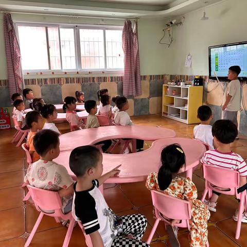 “快乐并幸福”——单红幼儿园中一班一日生活剪影