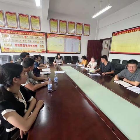 手中有尺课标引，心中有度教研行