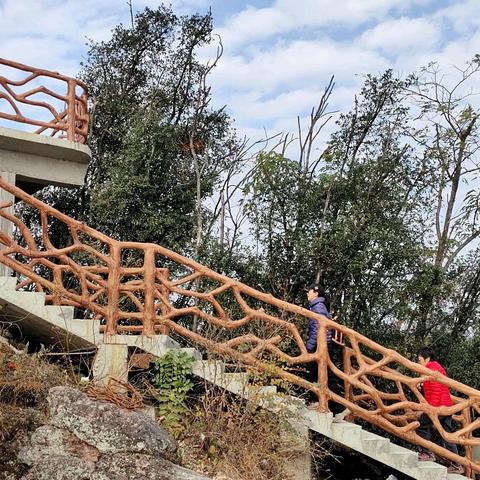 建设中的翠微峰