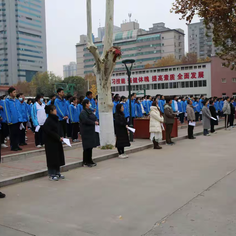 弘扬宪法精神 担当时代责任 ——西安市第六十六中学举行“宪法晨读”活动