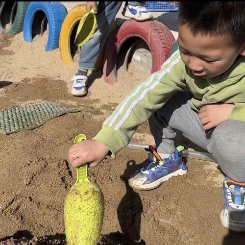 《挖水渠》赵寨子镇第二中心幼儿园中班观察记录