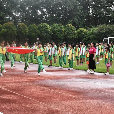 潜心育人润童心 巧手传情念师恩 ——凌边小学庆祝第39个教师节系列活动