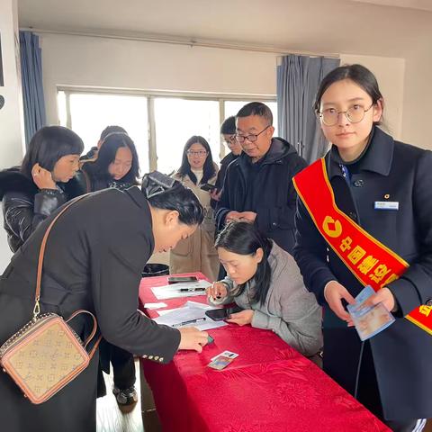 南宁西路支行开展“远离非法集资，拒绝高利诱惑”主题宣讲活动