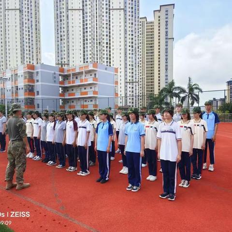 军训ing！恰同学少年，英姿飒爽！