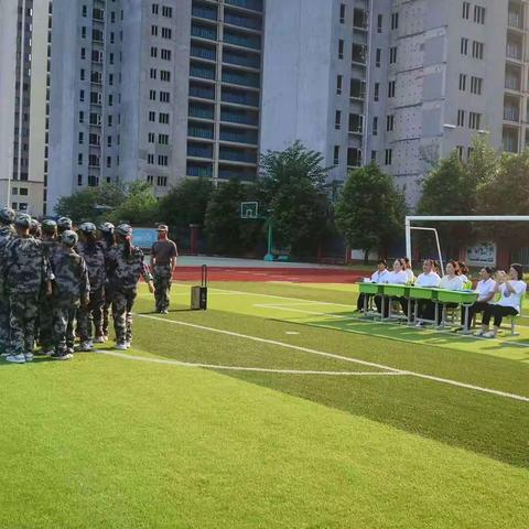 舞动青春，神采飞扬——驻马店市第二十九初级中学七年级学生军训总结表彰大会