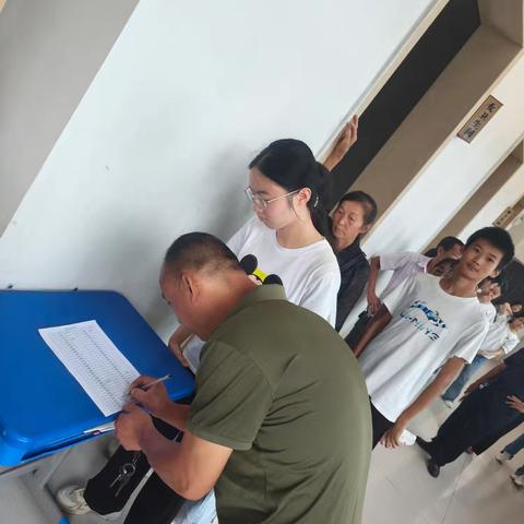 家校共育，静待花开——708班期末家长会