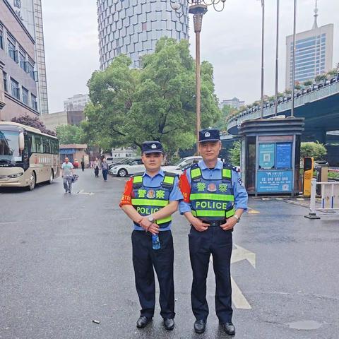 绳金塔派出所加强老福山区域巡逻，确保社会安全稳定