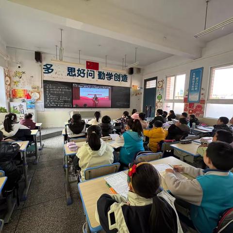 四6中队——天汉故事进课堂：革命先烈何挺颖的故事