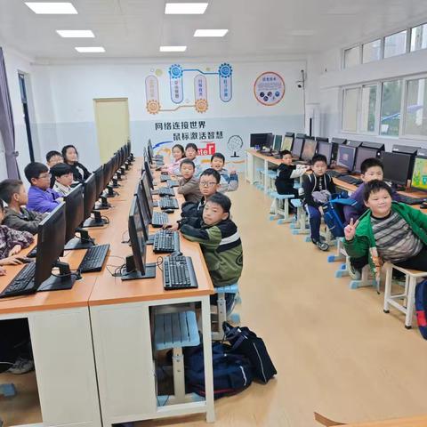 伊禾小学编程社团～海底世界