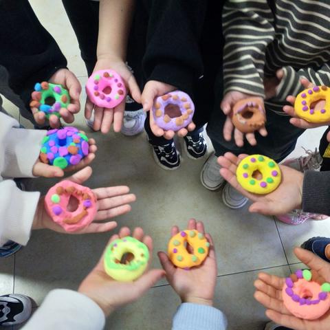 【和美中心园•生活课程】有“泥”真好——经开区中心幼儿园中一班班本课程