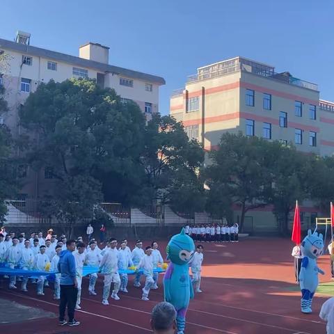重参与，展风采 我运动，我健康 第二十三届运动会 青春中学—704班