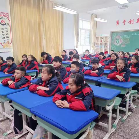 传承精神，奉献爱心 —巴市二中，六·一中队 —韩丽