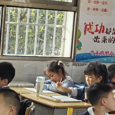 关爱学生    幸福成长—— 前进小学美术课后服务