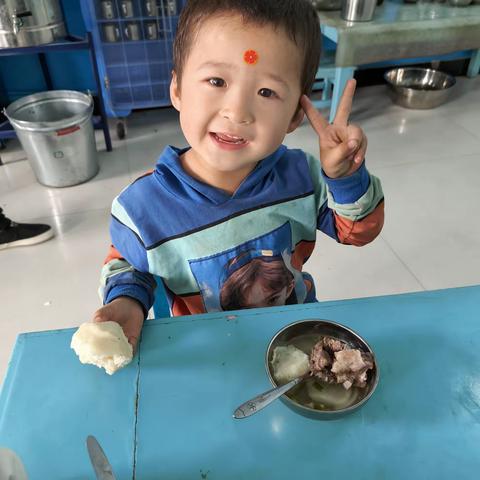 鄯善县达朗坎乡央布拉克幼儿园《五一国际劳动节》放假通知