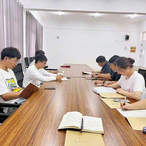 体育组教研