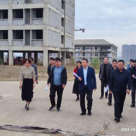 汝州市教体局党组书记、局长郑红岭莅临温泉镇调研指导