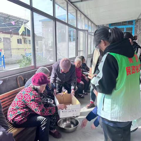欢乐重阳，情暖金秋 ——寨里镇社工站携手多方力量共筑敬老温情盛宴