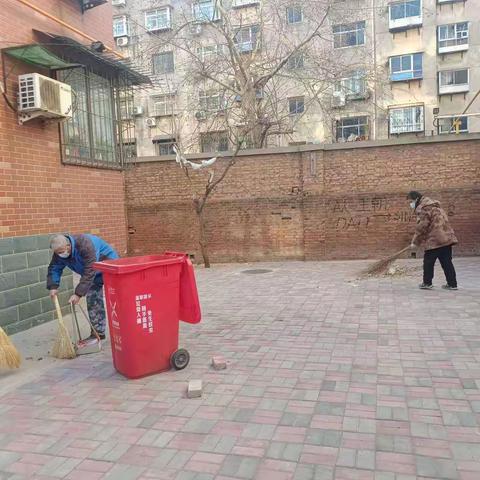 【学雷锋•文明实践我行动】清理环境卫生 共建美好家园