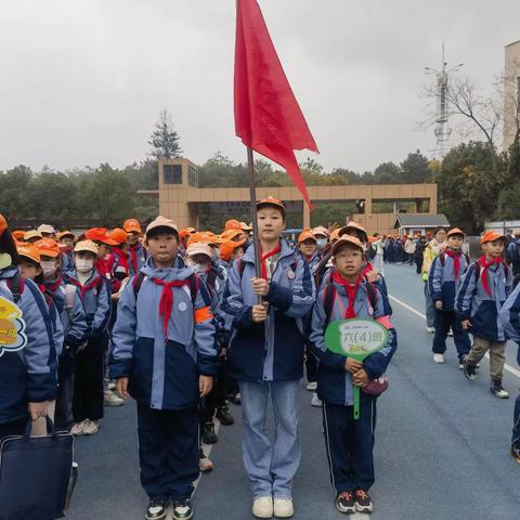 "访叠山书院，传承赣文化”——上饶市第十小学六（4）中队秋游活动