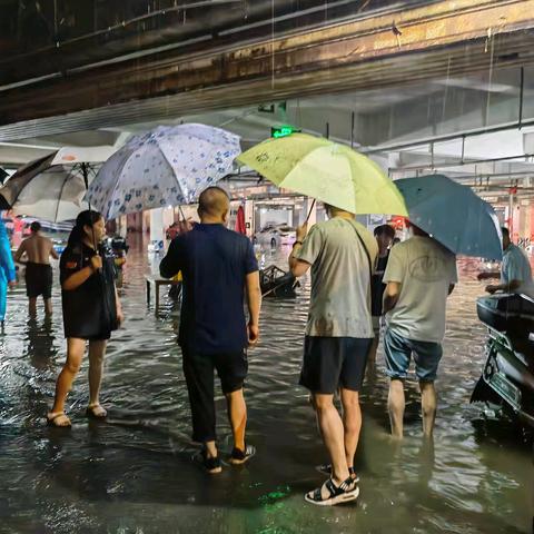 特大暴雨突袭，天灾无情，人有情，天源佐岸项目防汛抢险工作纪实