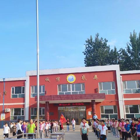 铭记历史  勿忘国耻                    —完民庄小学9.18升旗仪式