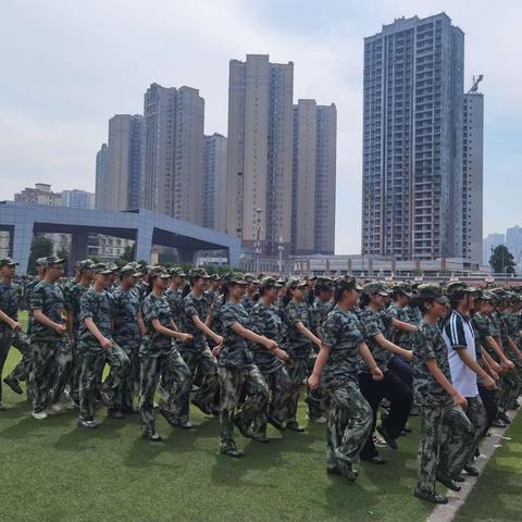 以军训之名 赴青春之约！