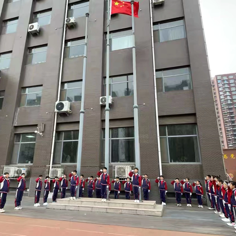 北湖小学“清明祭先烈、奋进正当时”主题升旗仪式