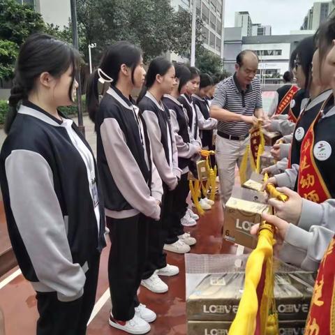 海口华健幼师职业学校——“帮扶”活动