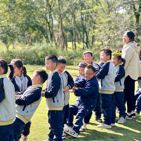 用歌声和笑声点亮冬日的九龙湿地——浙师大附属白桥溪谷小学2023学年冬游活动