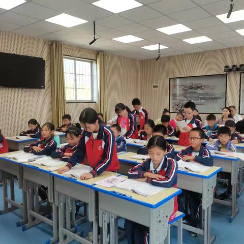 ‍“赛技能 亮风采 砺成长”——冯店中心校2024年秋季教导主任教学技能比赛（通城店完全小学赛场）