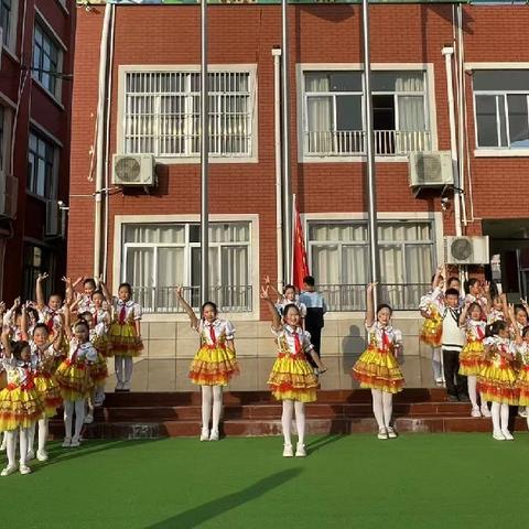 “呦呦鹿鸣，鼓瑟吹笙” ——逸夫小学东校小蓓蕾童声合唱社团活动