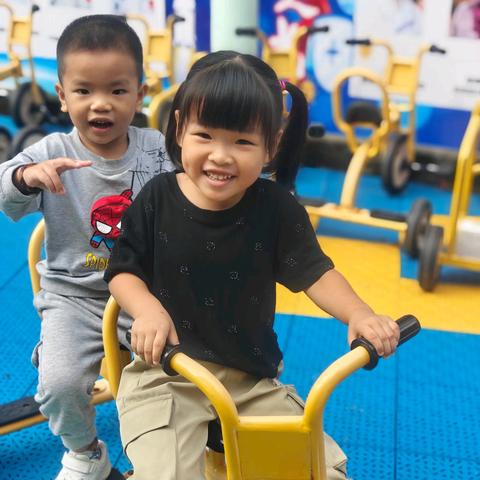 小二班精彩瞬间（第八周）