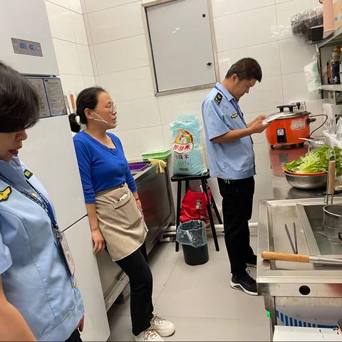 高新区市场监管分局老顶山市场所开展食品及特种设备安全检查